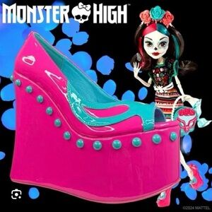 NIB Monster High x YRU Undead Skelita pink/teal wedges, size 9